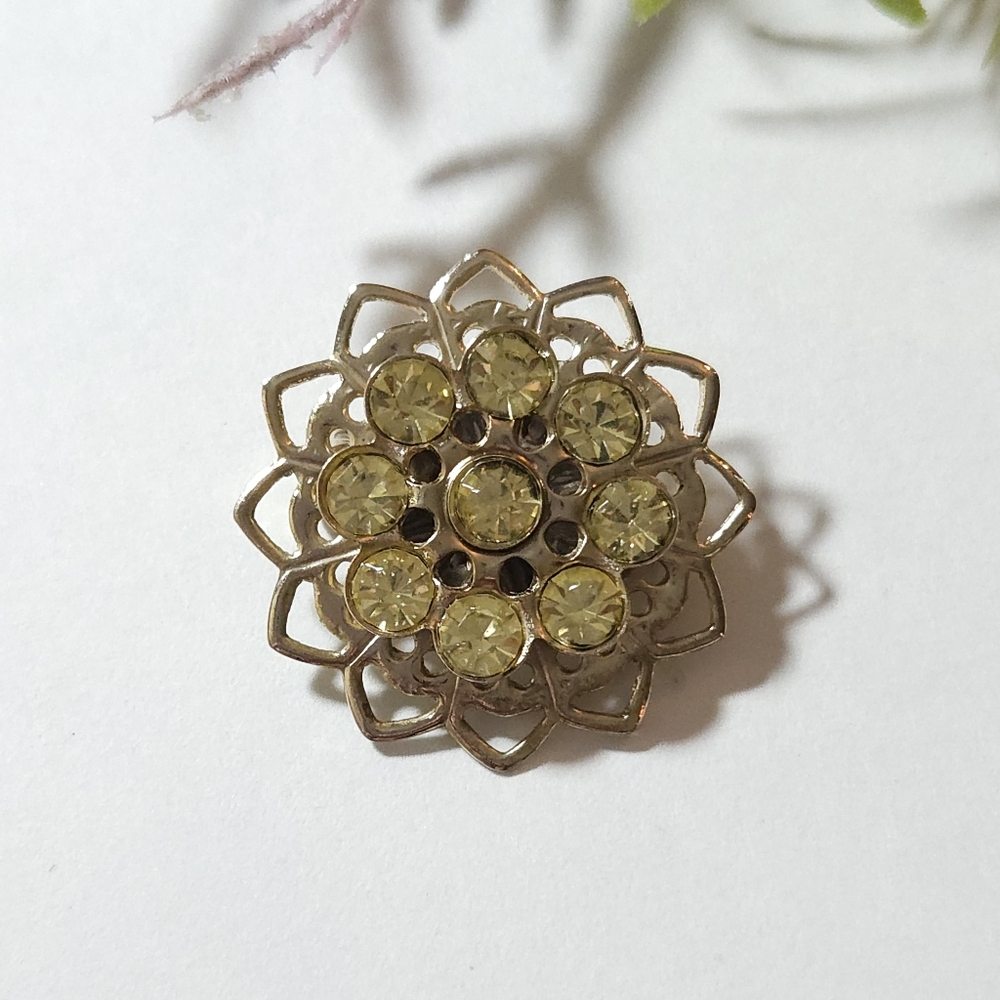 Vintage Yellow Crystal Gold Filigree Flower Brooch - Picture 11 of 15